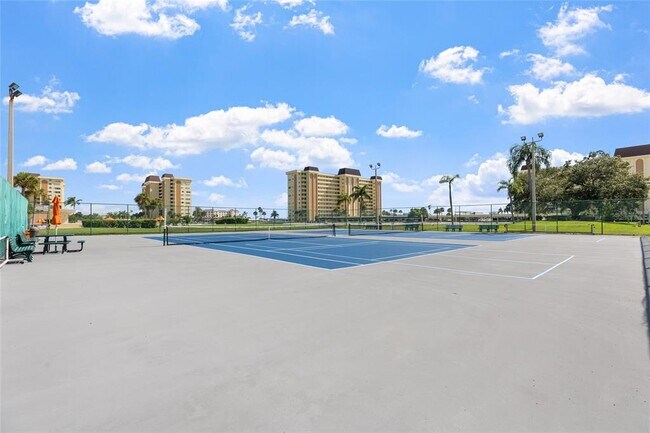 Building Photo - 4775 Cove Cir