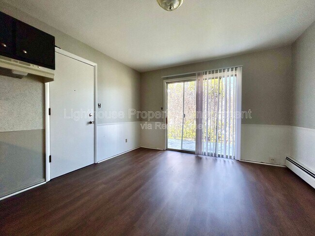 Building Photo - 143 Exchange St SE