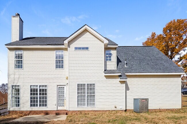 Building Photo - 112 Old Willow Rd