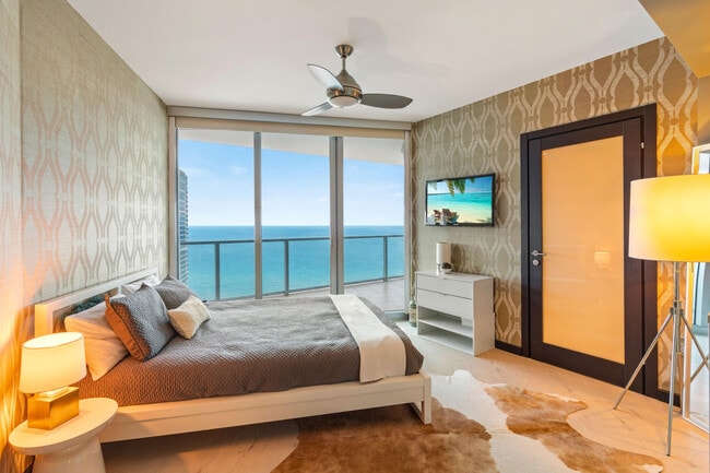 Building Photo - 3101 S Ocean Dr