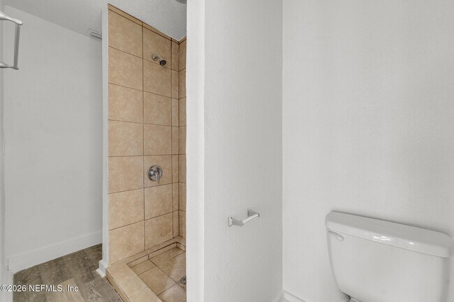 Building Photo - 522 W 21st St