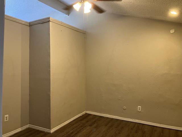 Building Photo - 7152 Fair Oaks Ave