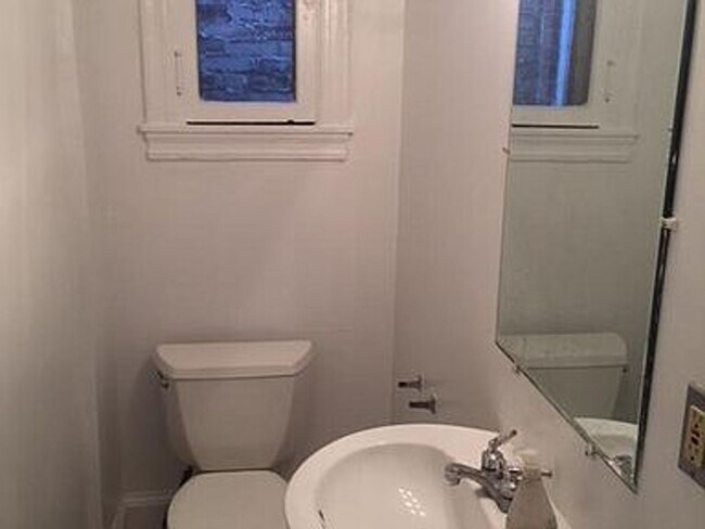 Building Photo - 3332 P St NW