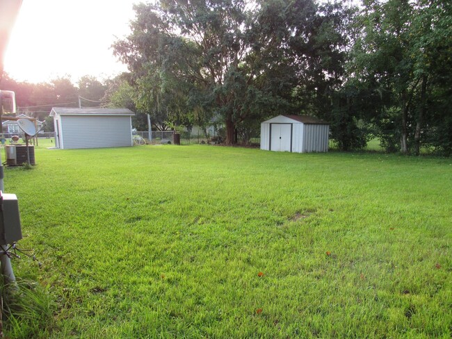 Building Photo - 3 Bedroom Home in Lakeland!