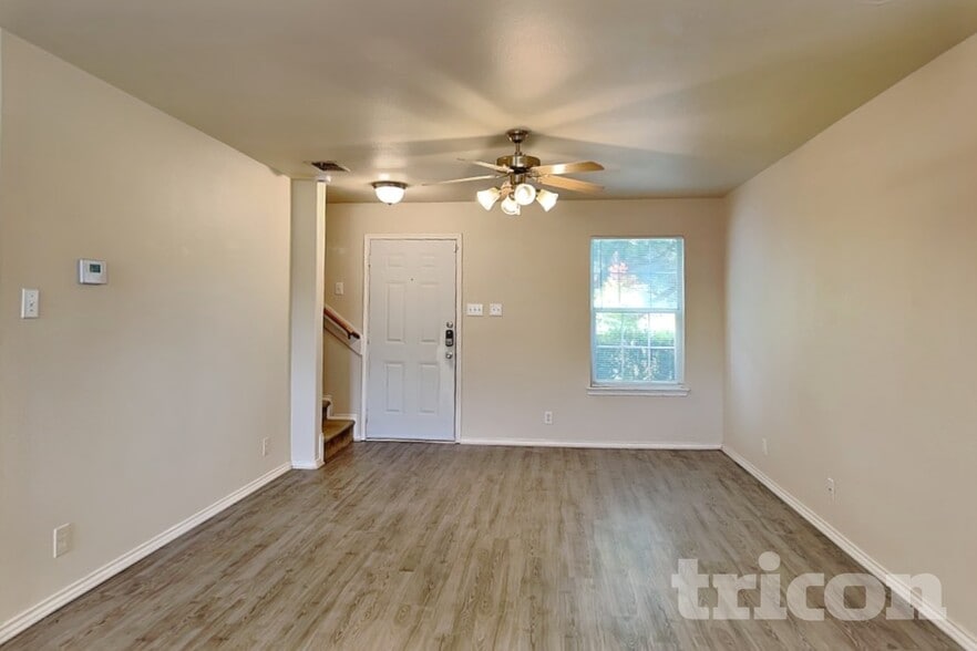 Building Photo - 5614 Red Canyon