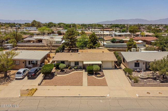 Building Photo - 2125 Pacheco Dr