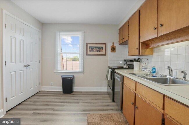 Building Photo - 1900 Princess Anne St