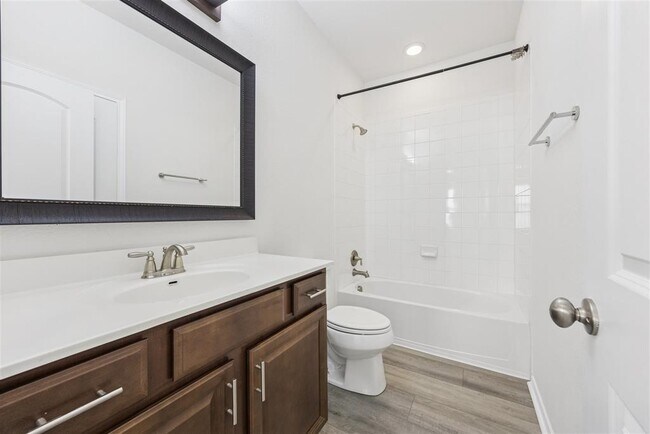 Building Photo - 6401 Graymont Dr