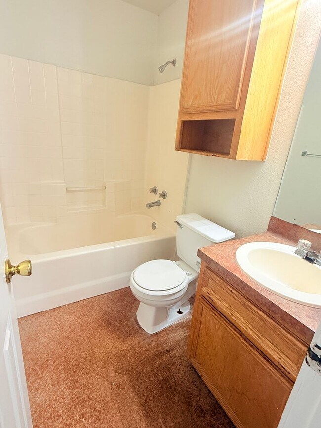 Building Photo - 813 E Ave I