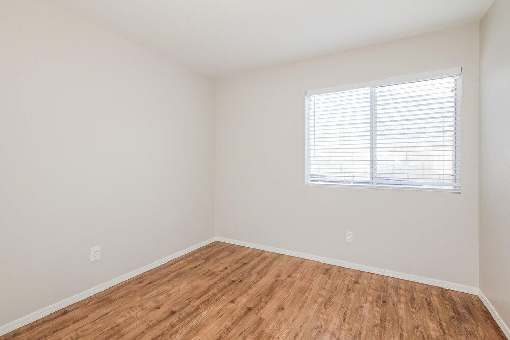 Building Photo - 14446 W Wendover Dr