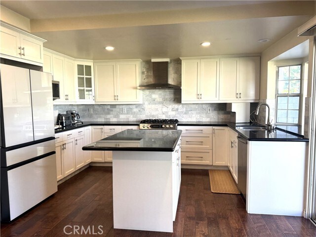 Building Photo - 13037 Beach