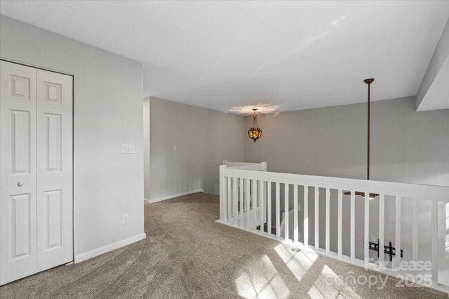 Building Photo - 9022 Roseton Ln