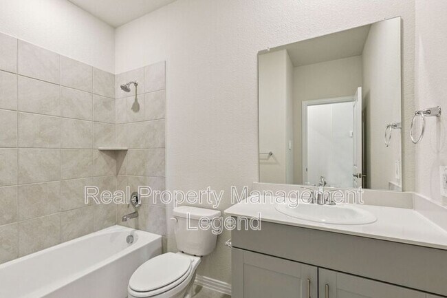 Building Photo - 606 Travine Dr