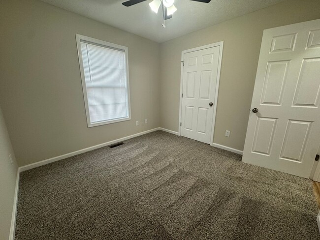 Building Photo - Newly Renovated 3BR 2BA home close to GM, ...
