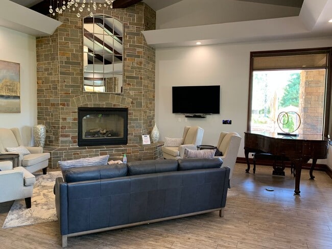 Building Photo - Fully Furnished Single Level Condo Resort LIving