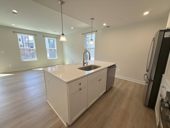 Building Photo - 14441 Albemarle Point Pl