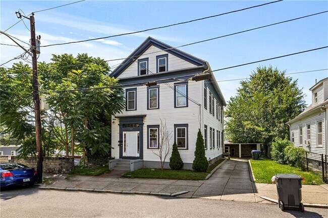 Building Photo - 207 Power St