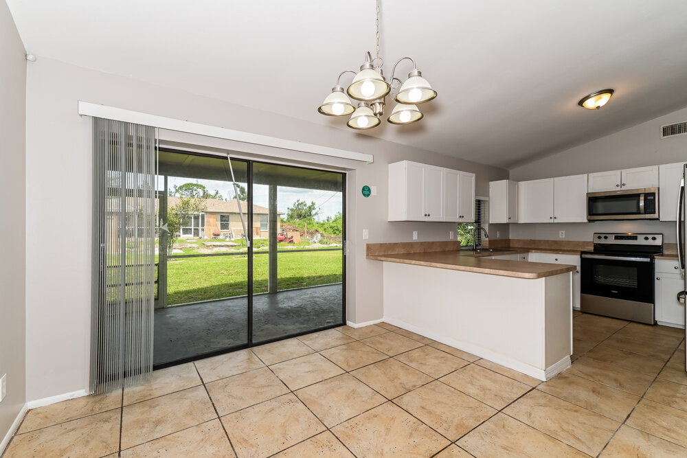 Building Photo - 244 SW 22nd Pl