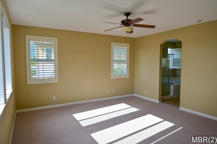 Building Photo - 1167 Vista Pointe Blvd