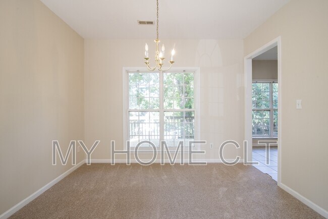 Building Photo - 15012 Rothesay Dr