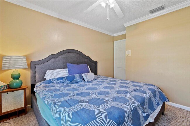 Building Photo - 13557 Northumberland Cir