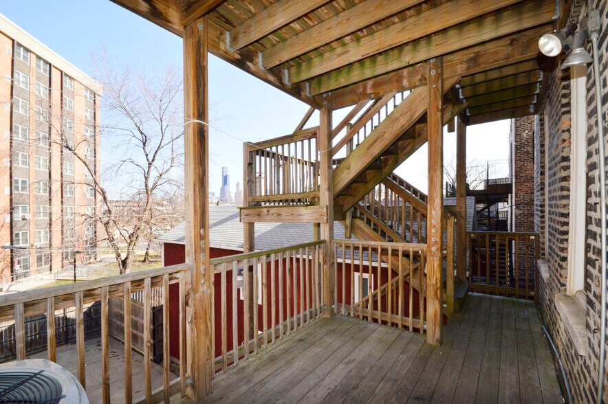 Building Photo - 1154 W 17th St