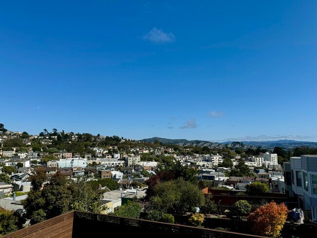 Building Photo - 2538 15th Ave