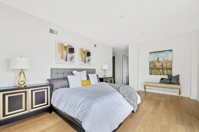 Master bedroom - 434 W Melrose St