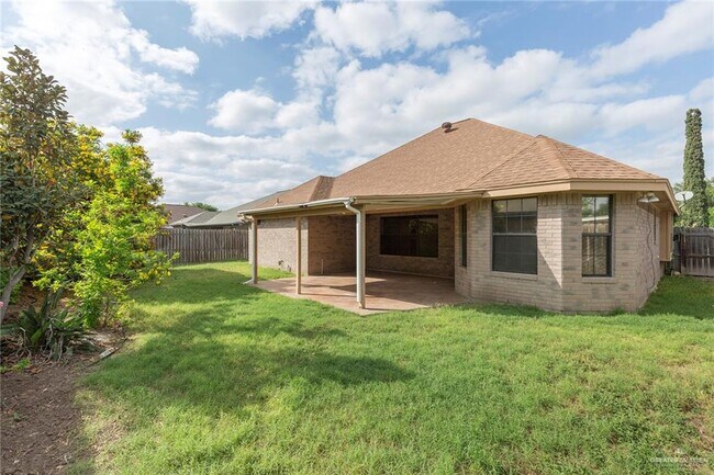 Building Photo - 3821 Oriole Ave