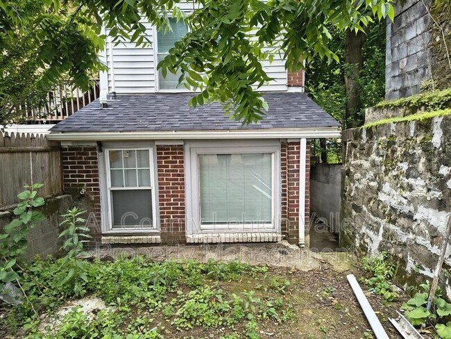 Building Photo - 714 Atlantic St