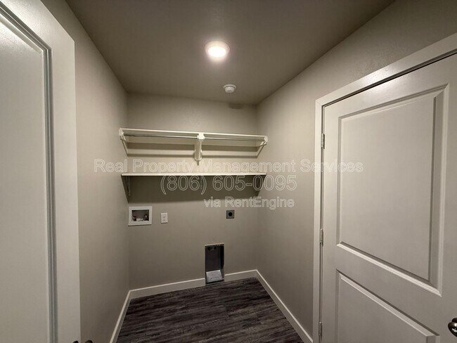 Building Photo - 13719 Avenue R