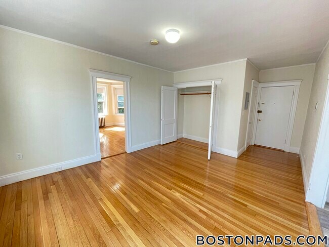 Building Photo - 1163 Boylston St