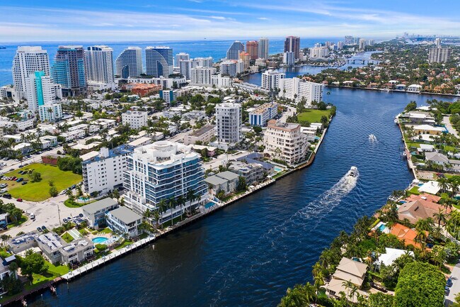 Building Photo - 715 Bayshore Dr