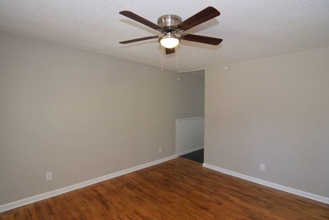 Building Photo - 1602 Apple Valley Dr