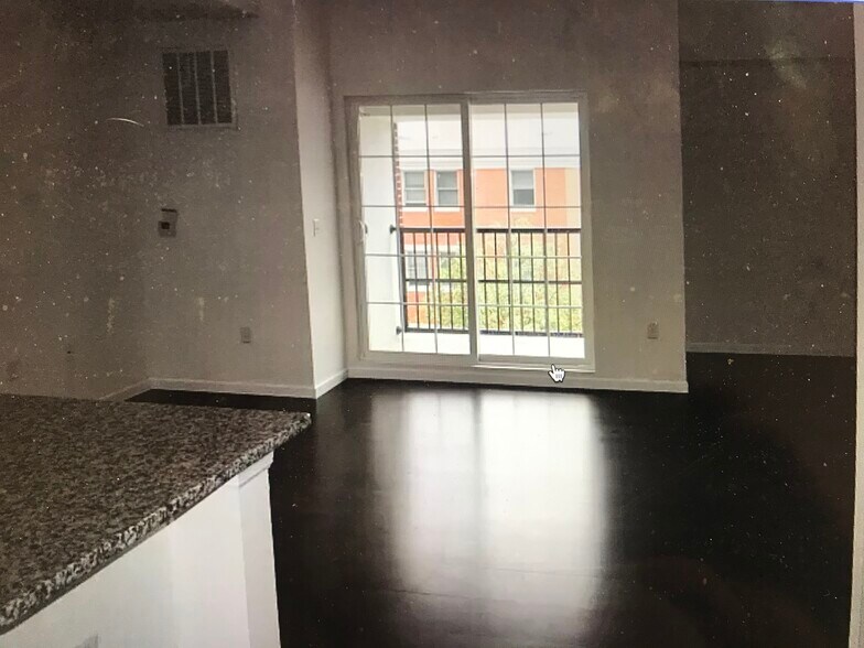 Living Space and terrace - 21 Central Ave