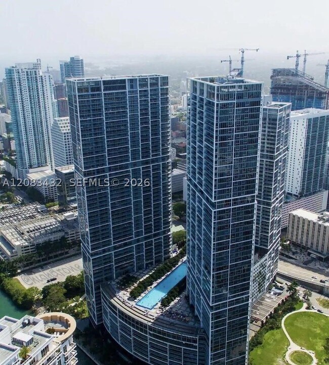 Building Photo - 495 Brickell Ave
