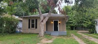 Building Photo - Adorable 3 bedroom/1 bath home with centra...