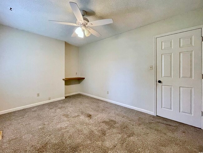 Building Photo - 219 Green Lake Dr