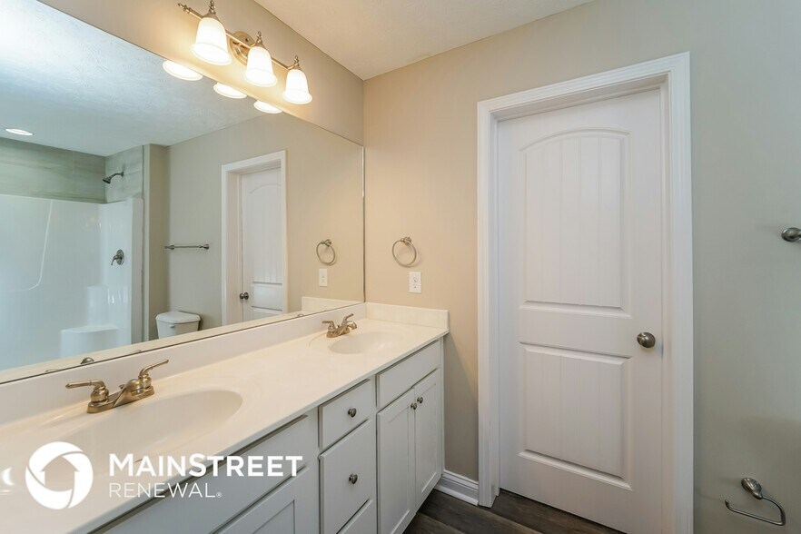 Building Photo - 11926 Washington Green Rd