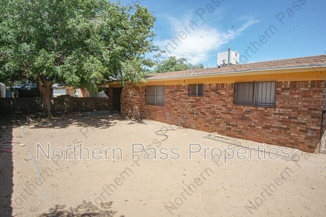 Building Photo - 10521 Gala St