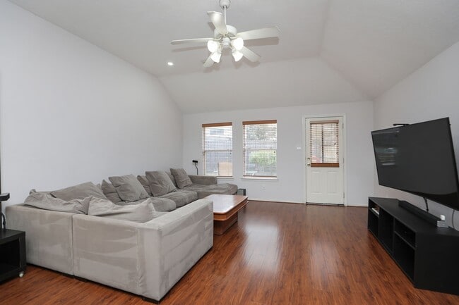 Primary Photo - 12271 Noco Dr