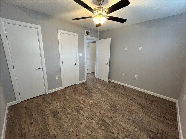 Building Photo - 2810 Beauchamp St