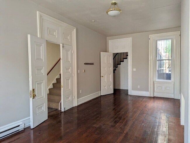 Building Photo - 609 N 11th St