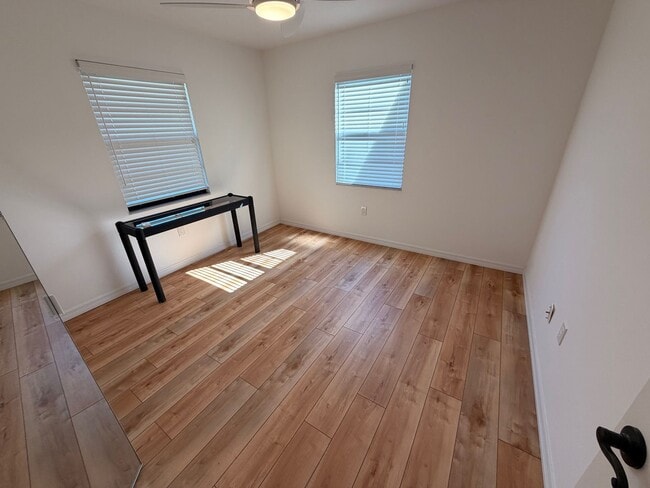 Building Photo - Highly sought after 2/2 in Gulf Gate