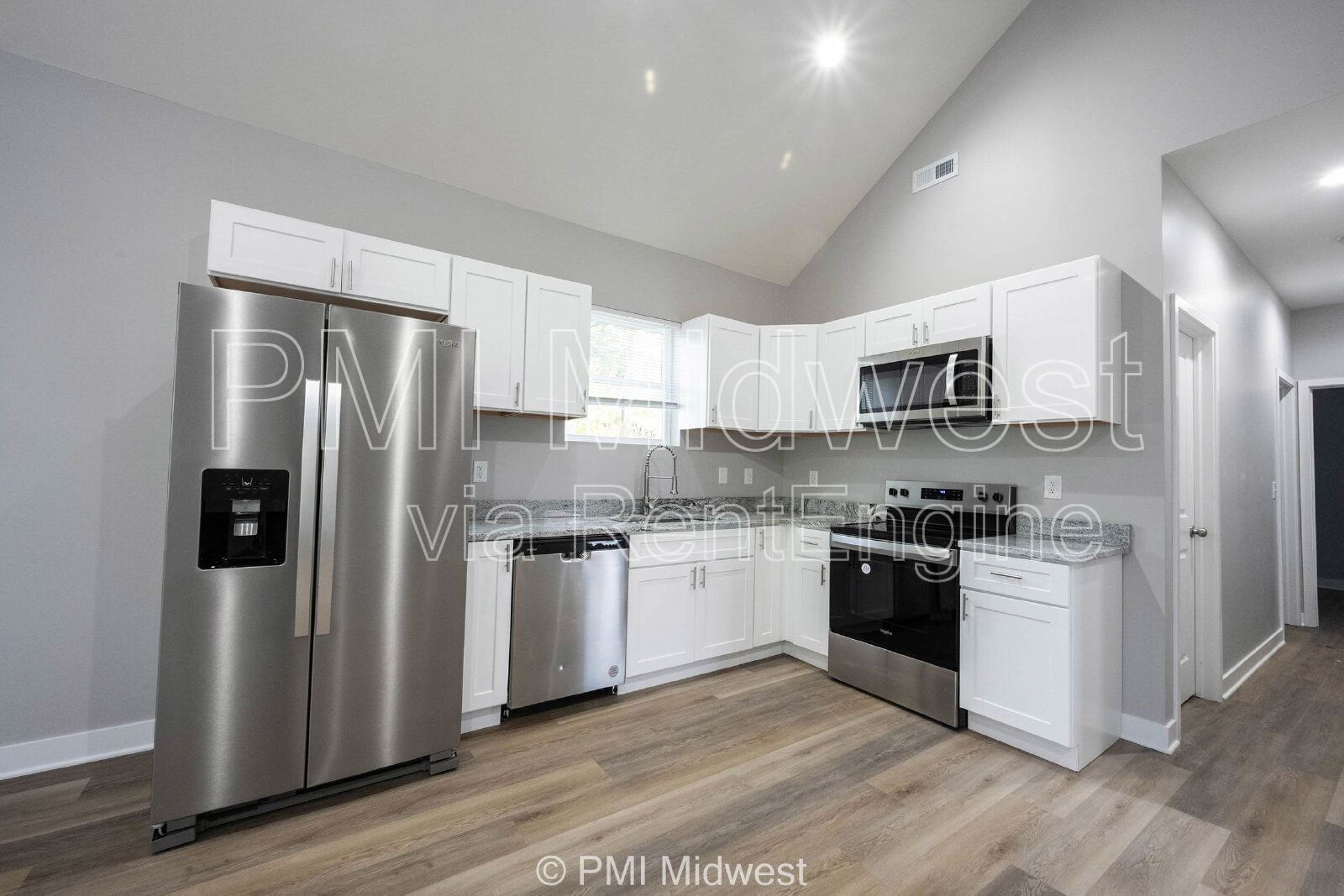 Building Photo - 224 W 28th St