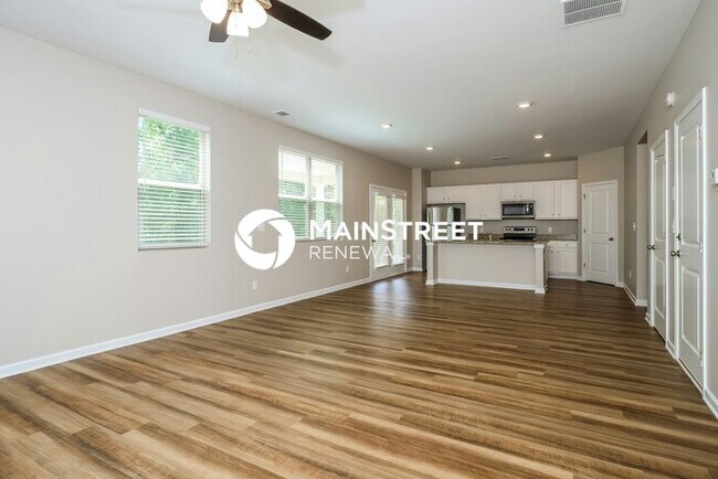 Building Photo - 4 Bedroom Pet-Friendly Home in Locust Grove, GA with Main Street Renewal