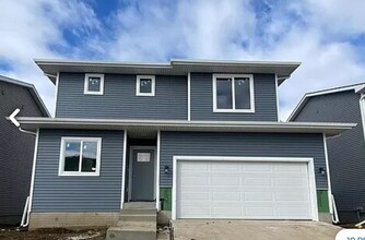 Building Photo - Spacious 3BR 2.5ba house in Waukee, available NOW!