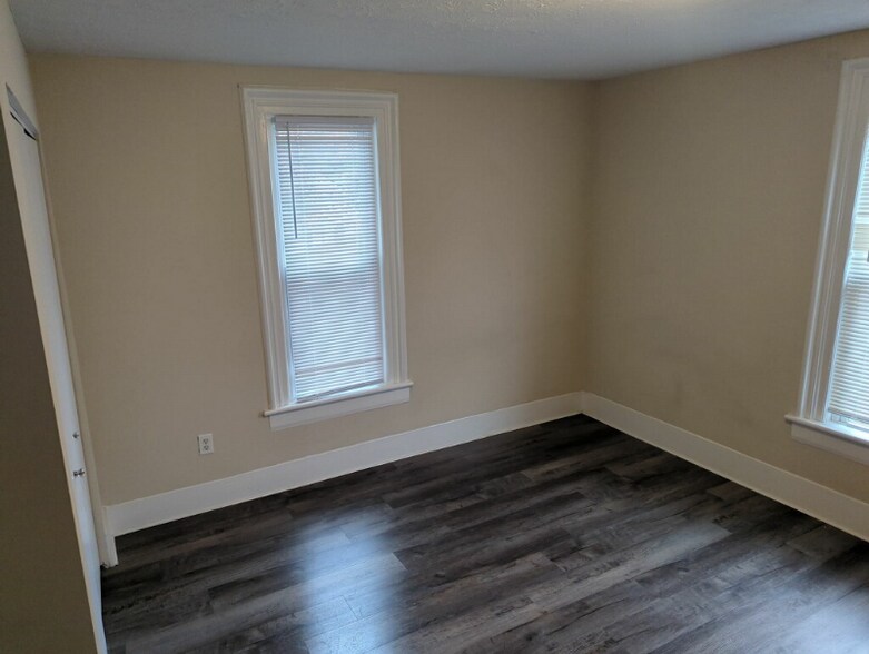 Building Photo - 2404 2nd St