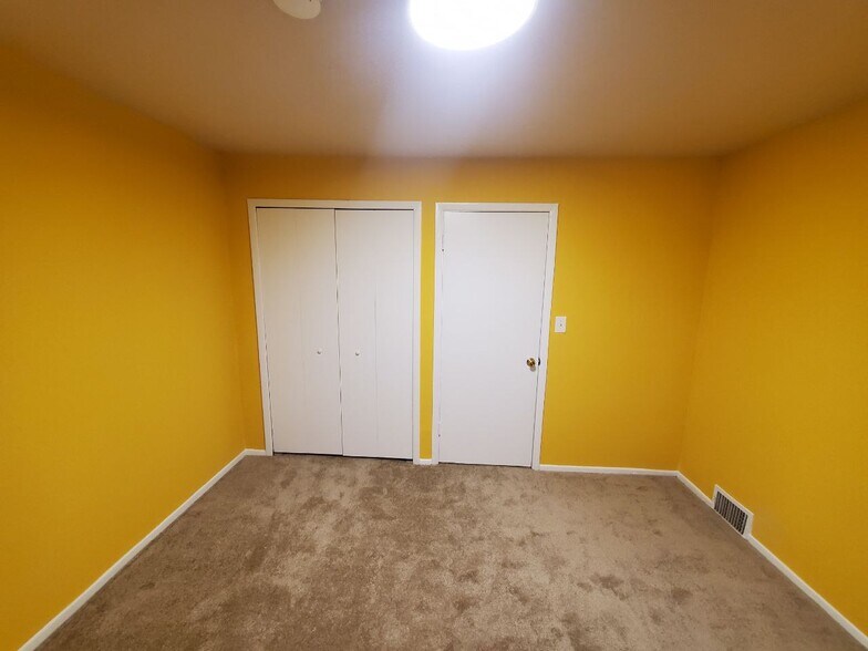 Building Photo - 23755 Banbury Cir