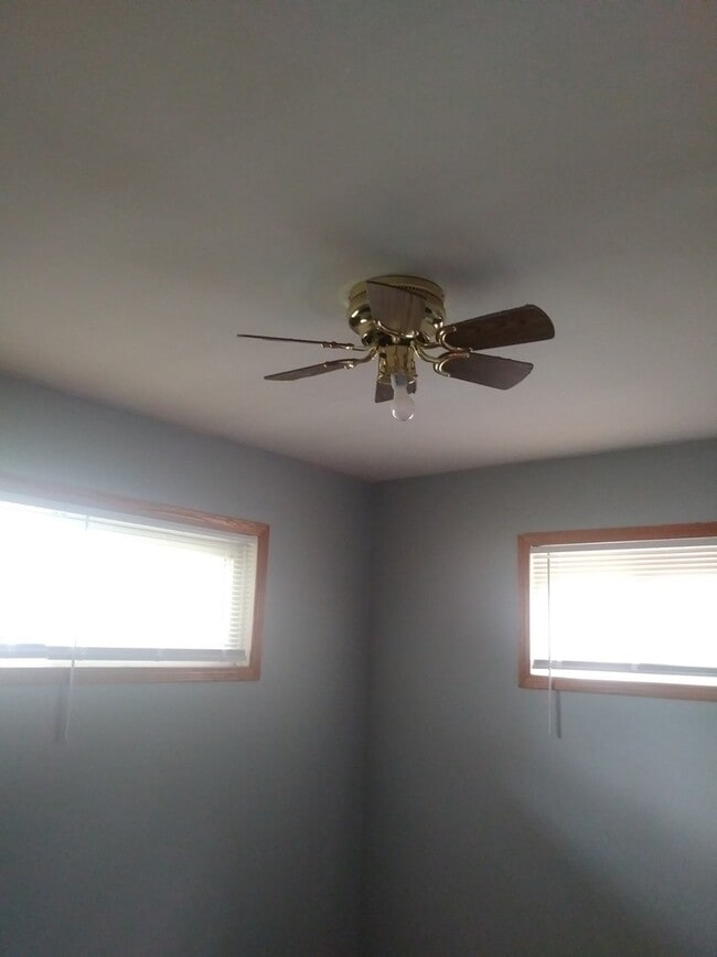 Building Photo - 30043 Grandview St